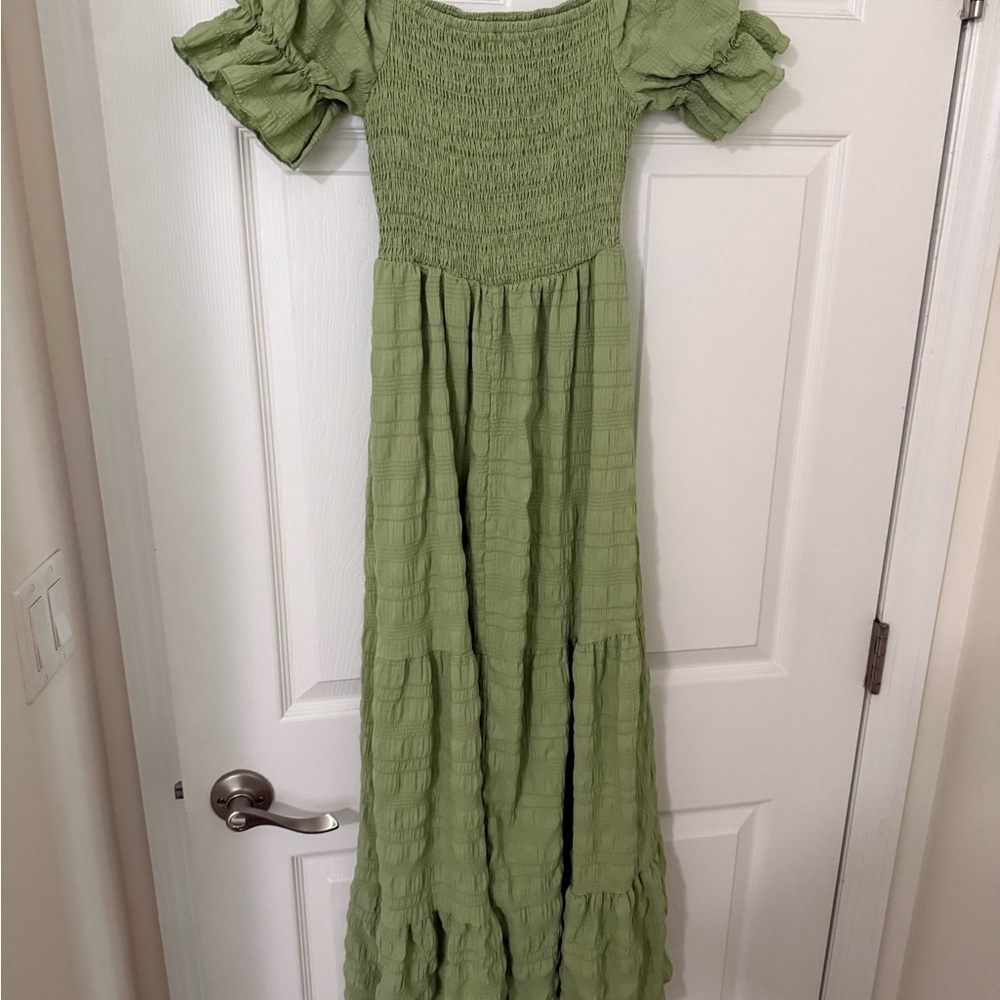 Elegant Green Smocked Maxi Dress